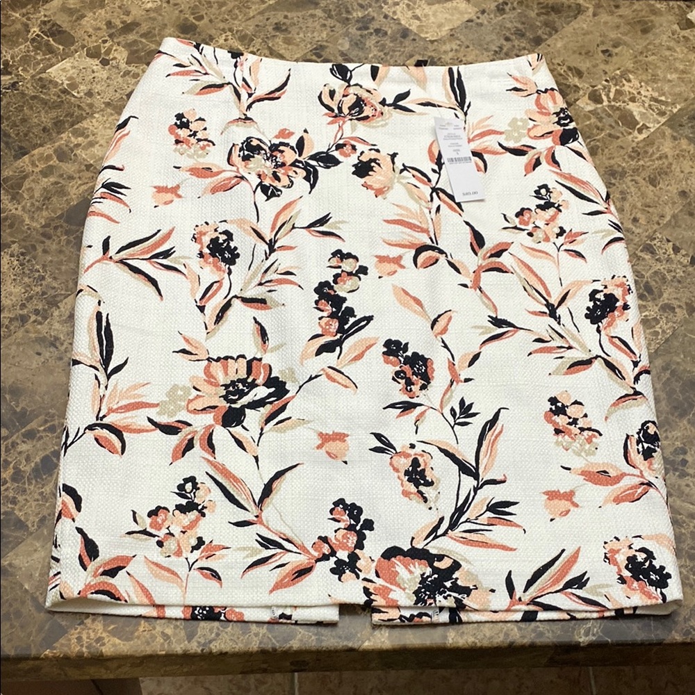 White House Black Market Floral Pencil Skirt - Cream and Black